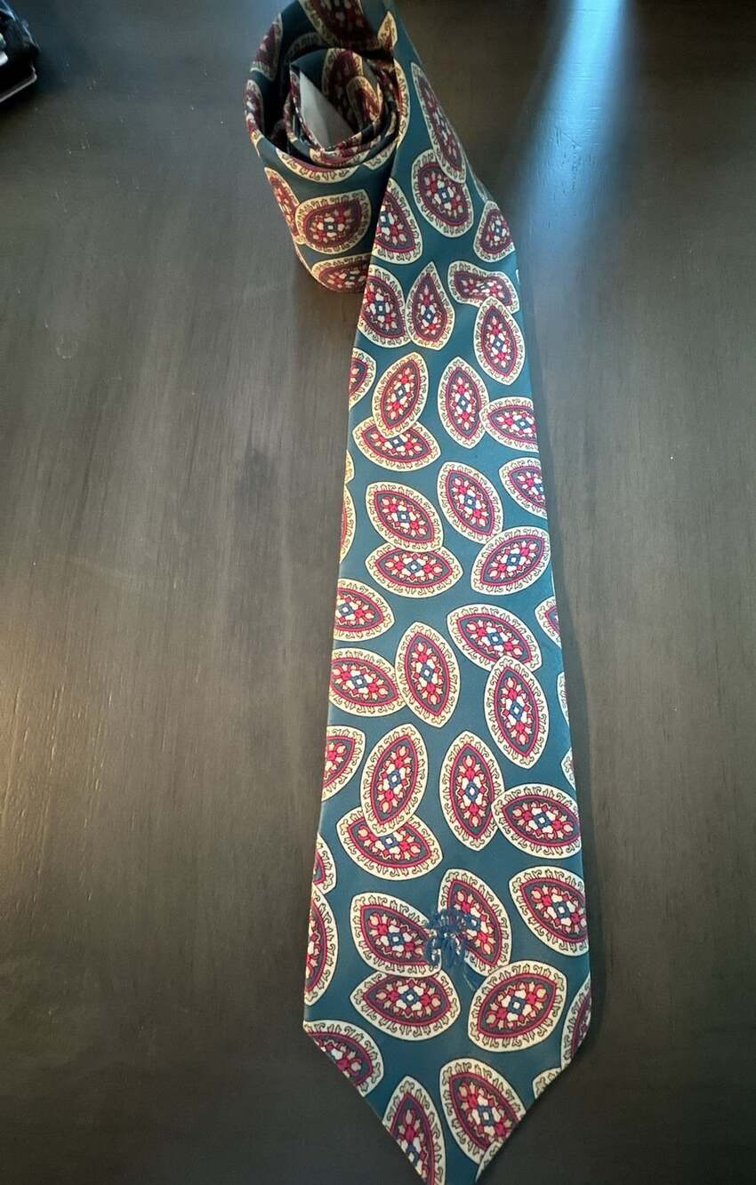 Countess Mara Vintage Men's All Silk Necktie with Paisley Motif in Blue and Red